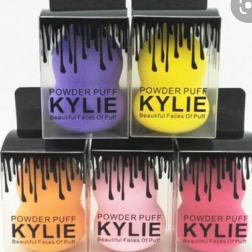 2 Kylie Powder Puff Beauty Blender Assorted Colors